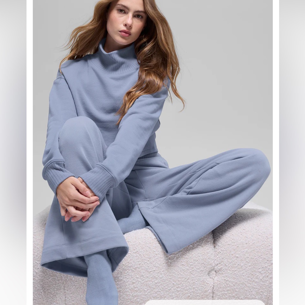 Alo Yoga Serenity Coverup & Wide Leg Set In Winter Frost